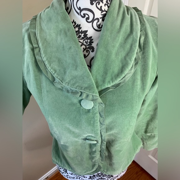 Anthropology, women’s mint green velvet blazer, please see photos for sizing. - Picture 3 of 10